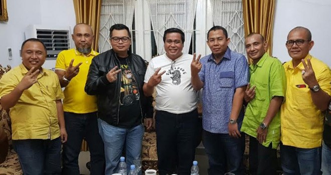  Tim Center Pemenang Fasha-Maulana saat silahturahmi di kediaman Mantan Gubernur Jambi Hasan Basri Agus (HBA).