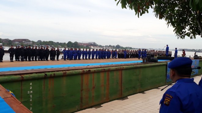 Ratusan Anggota Polair Polda Jambi Bersenjata Lengkap Kumpul di Ancol.
