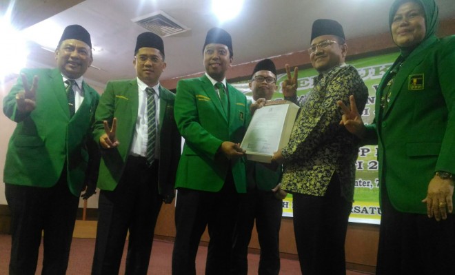 Diserahkan Romahurmuzy, Dukungan PPP Resmi Untuk Fasha-Maulana.