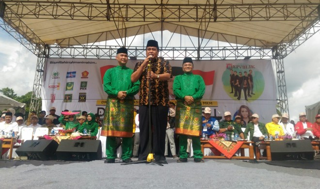 Mantan Gubernur Jambi, Hasan Basri Agus (HBA) hadir memberikan dukungan pada deklarasi Fasha-Maulana.