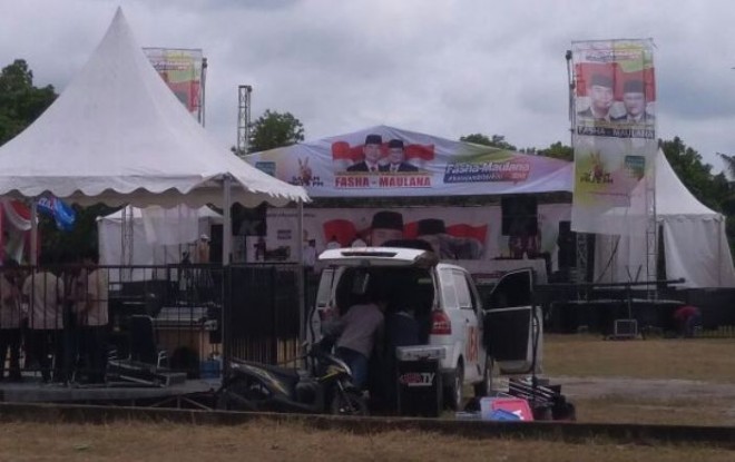 Persiapan deklarasi Fasha-Maulana di lapangan Honda Square, Thehok  hari ini (9/12).