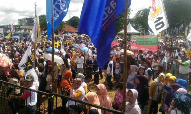  Lapangan Honda Square Mulai Dibanjiri Masa.