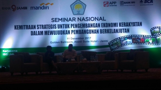 Hadiri Seminar di Jambi, Menteri Eko Putro Sandjojo Berharap Dana Desa Mampu Serap Tenaga Kerja.