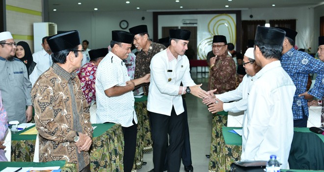 Temu Alim Ulama Se Provinsi Jambi di Golden Harvest Jambi.