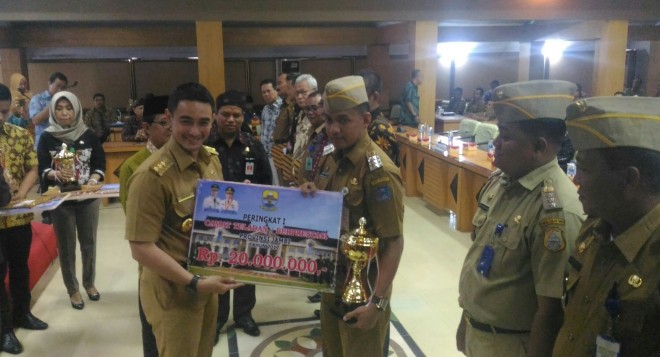 camat terbaik se Provinsi Jambi tahun 2107.  