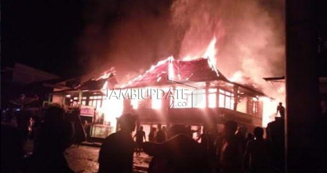 Kebakaran yang terjadi di Kabupaten Kerinci. 