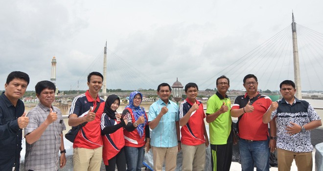 Pengurus Perpani Jambi dan Perpani Bengkulu foto bersama.