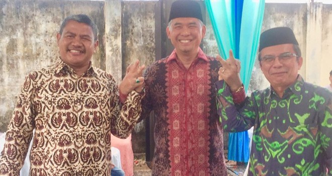 Dua Kader PDIP foto Bersama Sy Fasha.
