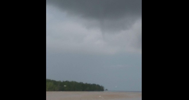 Pusaran Angin Puting Beliun.