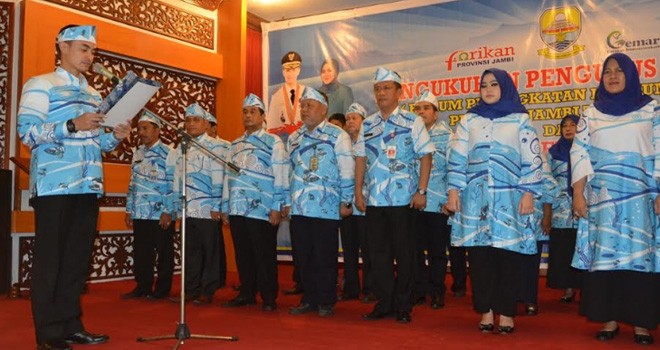 Gubernur Zola saat Kukuhkan Pengurus Forikan Jambi.