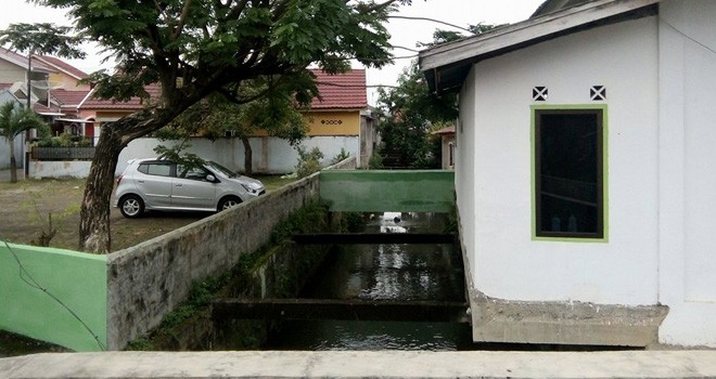 Kondisi salah satu sudut Kota Jambi tampak kumuh dan menjadi prioritas untuk segera diatasi.