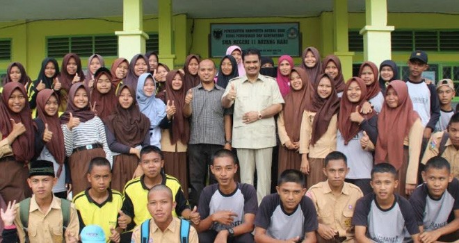 SAH saat menggelar beberapa pertemuan dengan masyarakat.