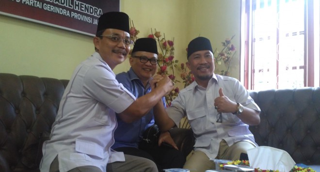 Fauzi Ansori-Sudjarmin saat di kantor DPD Gerindra Provinsi Jambi, Jumat (5/1).