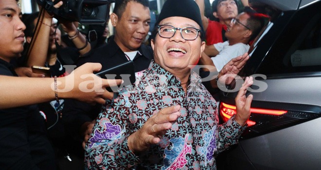 Senyum Sumringah Wagub Fachrori Usai Diperiksa KPK. Foto : FEDRIK TARIGAN/ JAWA POS