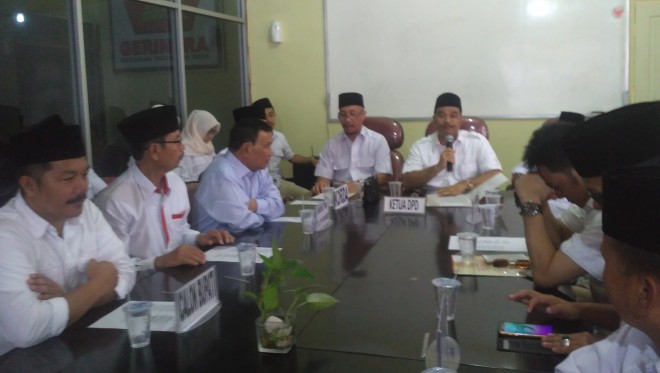 Jemput SK Dukungan Gerindra, Monadi Didampingi Murasman.