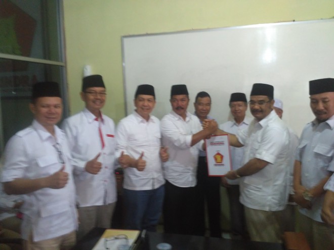 Monadi Resmi Terima SK Dukungan Gerindra.