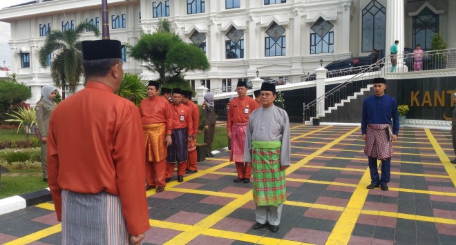 Wagub Jambi Fachrori Umar Pimpin Upacara HUT Provinsi Jambi.