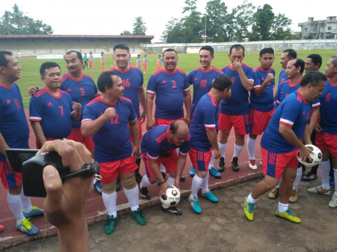 Acara pembukaan Gubernur Cup. 