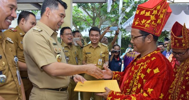Puluhan Ketua RT di Kelurahan Kenali Asam Atas Dilantik.