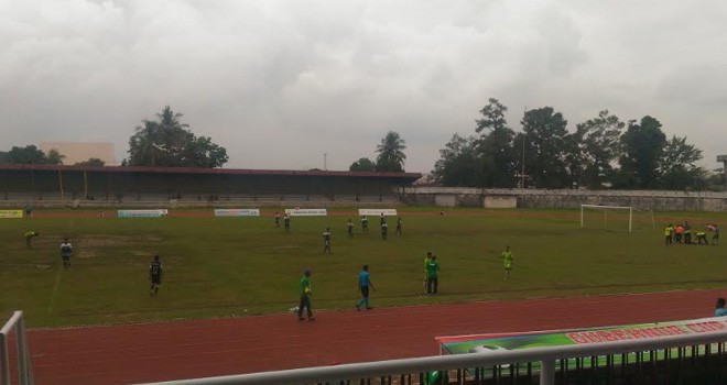 Laga Gubernur Cup PS Batanghari menghadapi PS Tebo.