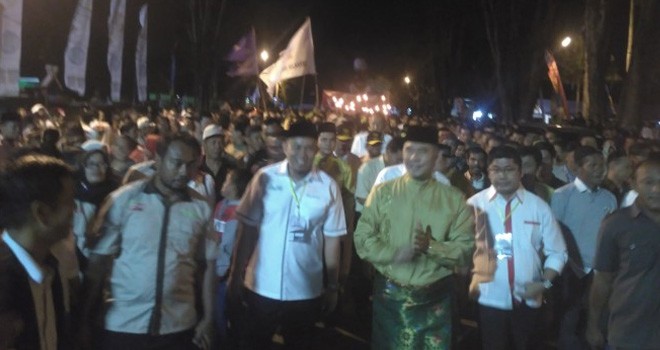 Ribuan Massa Dampingi Fasha-Maulana Daftar ke KPU.