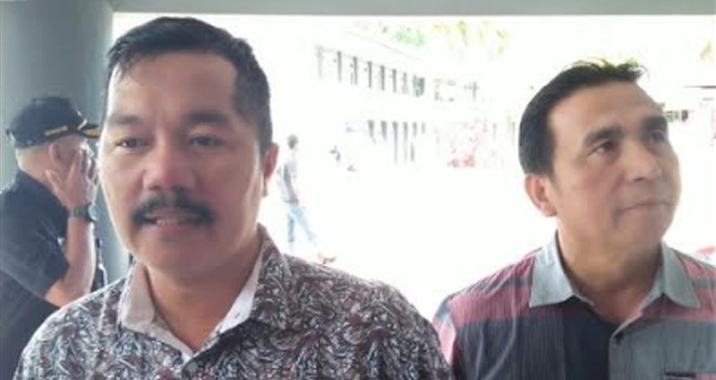 Monadi saat diwawancarai oleh awak media.