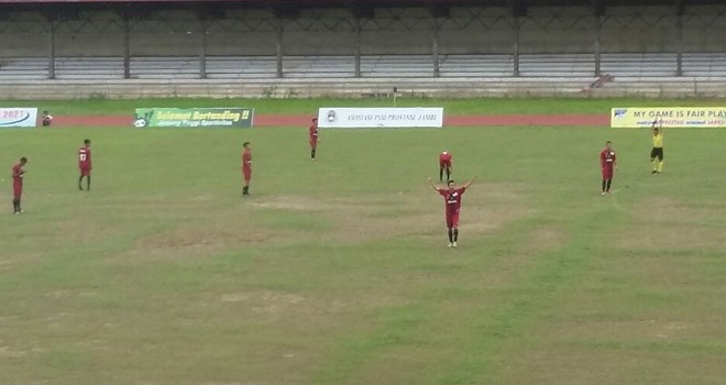 Laga Gubernur Cup PS Kerinci menhadapi PS Sarolangun.