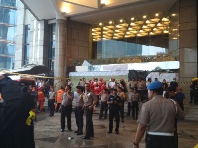 Pasca ambruknya selasar lantai Mezzanine Tower II Bursa Efek Indonesia (BEI) di Kawasan SCBD, Jakarta Selatan (Ikhsan Prayogi/ JawaPos.com)