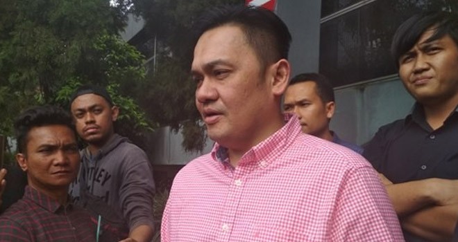 Pengacara kondang Farhat Abbas melaporkan artis seksi Nikita Mirzani ke Polda Metro Jaya (Ikhsan Prayogi/ JawaPos.com)