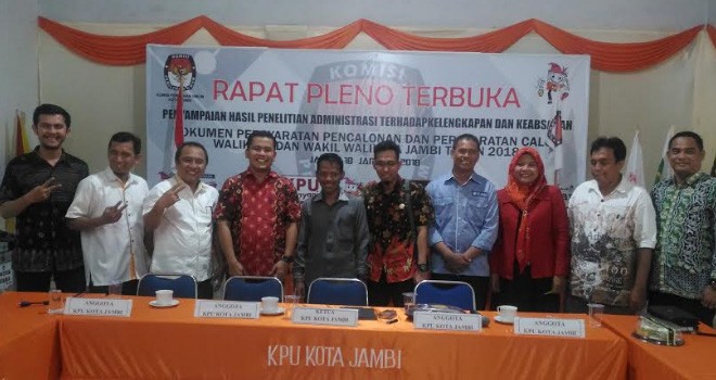 Rapat pleno terbuk Komisi Pemilihan Umum (KPU) Kota Jambi.