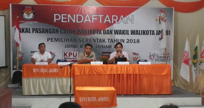 Komisioner KPU Kota Jambi ketika menggelar rapat koordinasi dengan PPK menghadapi masa coklit, Rabu (17/1) kemarin. 