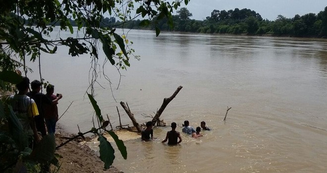 Penemuan jasad Dina Wulandari (19) Warga Dusun Pangkal Bloteng Desa Teluk Rendah Ulu Kecamatan Tebo Ilir.