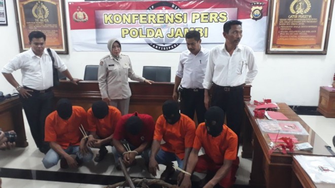 Gelapkan Buah Sawit, Karyawan PT Sungai Bahar Pasifik Utama Dibekuk.