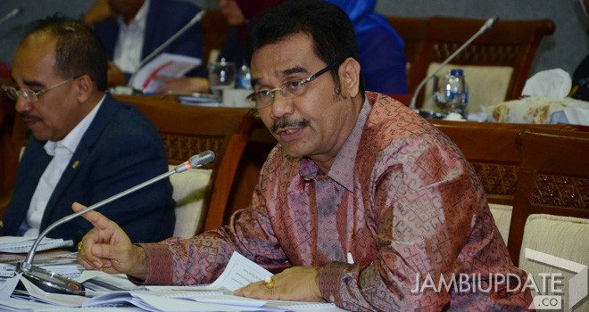 Sutan Adil Hendra (SAH).