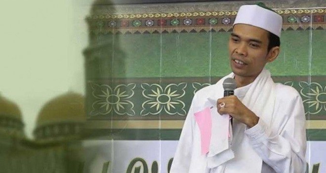 Ustadz Abdul Somad ( UAS)