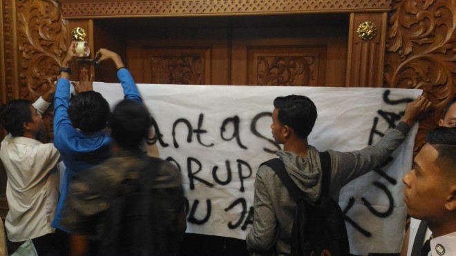 Masa Segel Ruang kerja Gubernur.