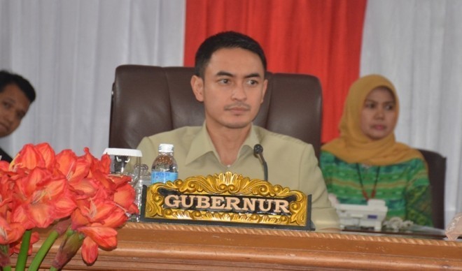 Gubernur Jambi Zumi Zola. 