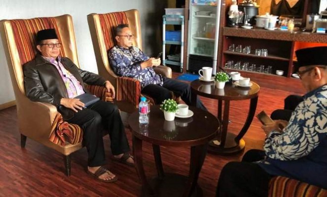 Moment pertemuan Fachrori denga Zulkifli Hasan yang beredar luas di Medsos