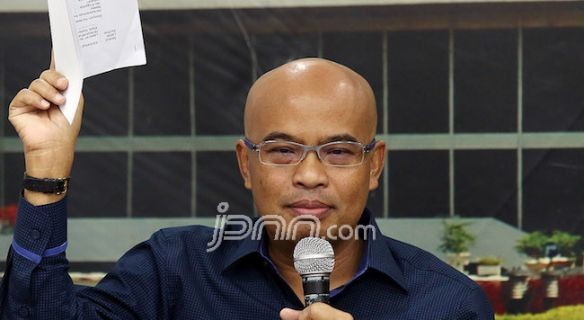 Desmond J Mahesa. Foto: dokumen JPNN.Com