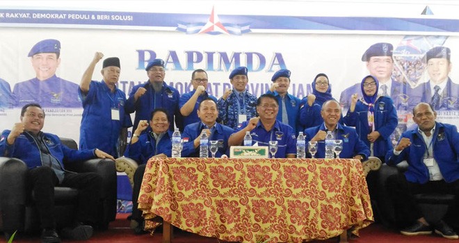 Ketua DPD Demokrat Jambi, Buhanuddin Mahir berserta para ketua DPC Demokrat 11 Kabupaten/Kota mendukung langkah SBY melaporkan pengacara Setnov. 