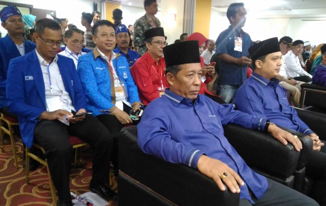 Sani dan Izi Datang lebih Awal.