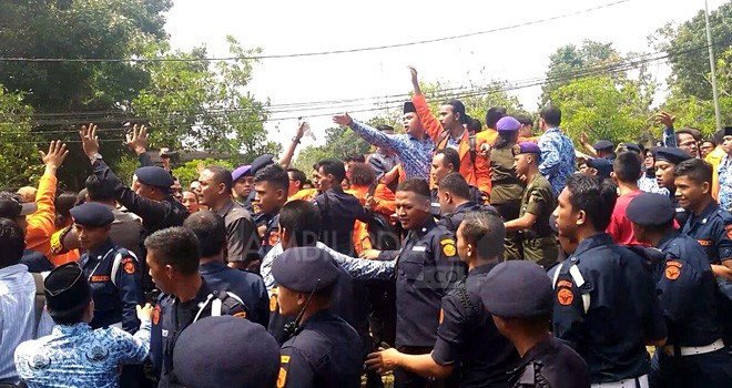 Unjuk Rasa Tolak Parkir Berbayar di Unja Ricuh.