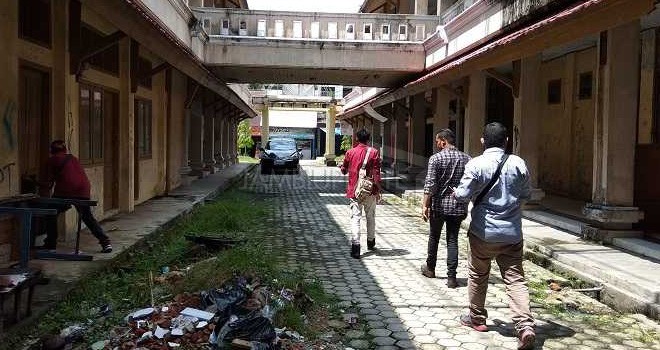 Kondisi gedung pasar bawah di kota Sarolangun saat ini.