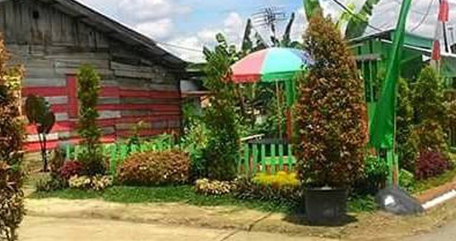 Untuk memperindah lingkungan warga, maka lahan kosong dimanfaatkan warga dengan membuat taman.