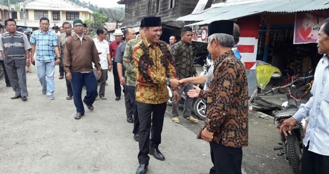 Paslon Zainal-Arsal saat sosialisasi.