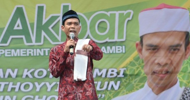 Ustadz Abdul Somad ( UAS)