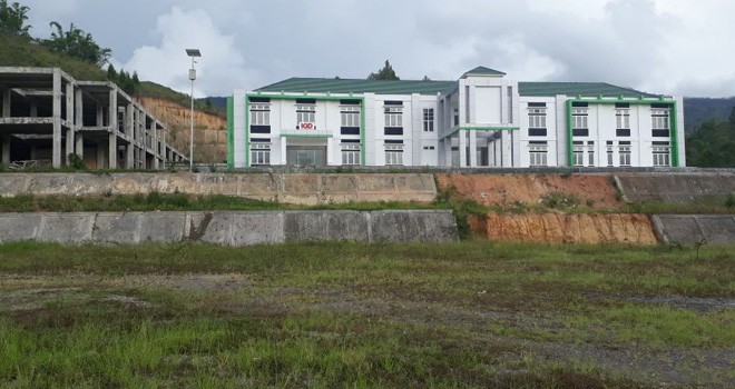 Terlihat RS Khusus Kota Sungai Penuh yang gedung utama sudah rampung.
