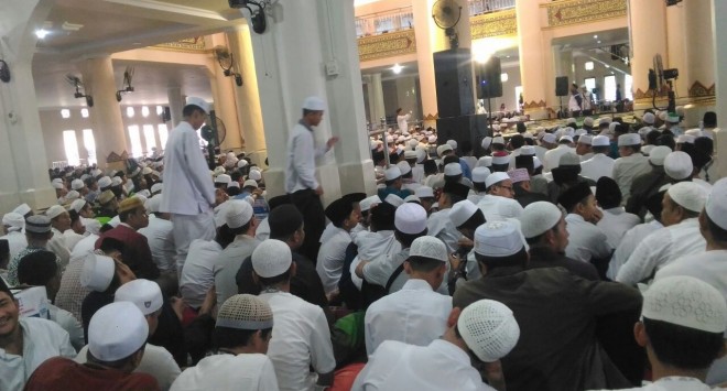  Begini penuhnya Masjid Al-Ihsaniah Seberang Sambut UAS.