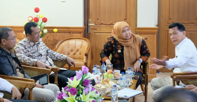 Hj. Masnah dan BBS sambut kedatangan Rizal Djalil ketua BPK RI