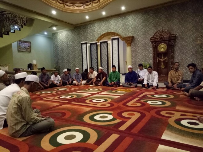 Salah satu acara yang digelar di kediaman DR Maulana baru-baru ini